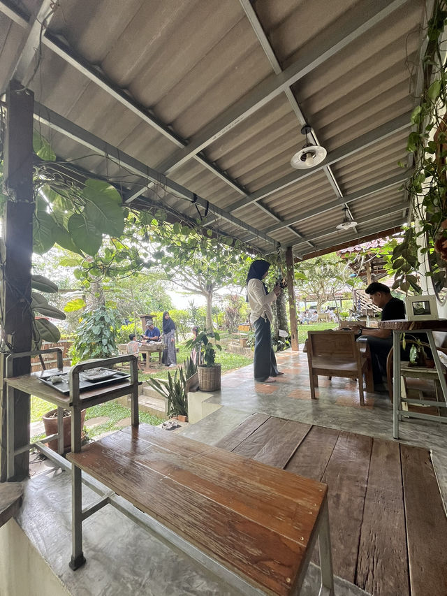 โรงคั่วหลังบ้าน