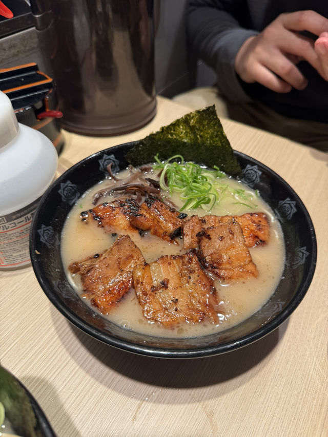 สุ่มเลือกร้านราเมน ที่ Tokyo Ramen Street 🥢✨
