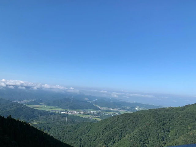 【雲上の絶景ロード】伊吹山ドライブウェイで空に向かう旅