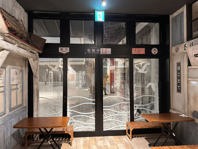 一秒穿越昭和年代！函館站前橫丁居酒屋老街夜晚魅力爆棚🍻🎌🌃 
