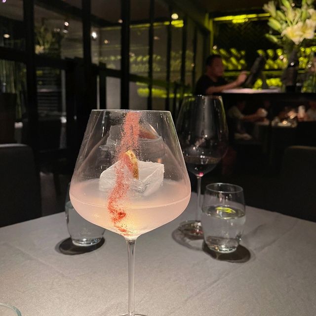 ร้าน "EAT ME" Restaurant บางรัก