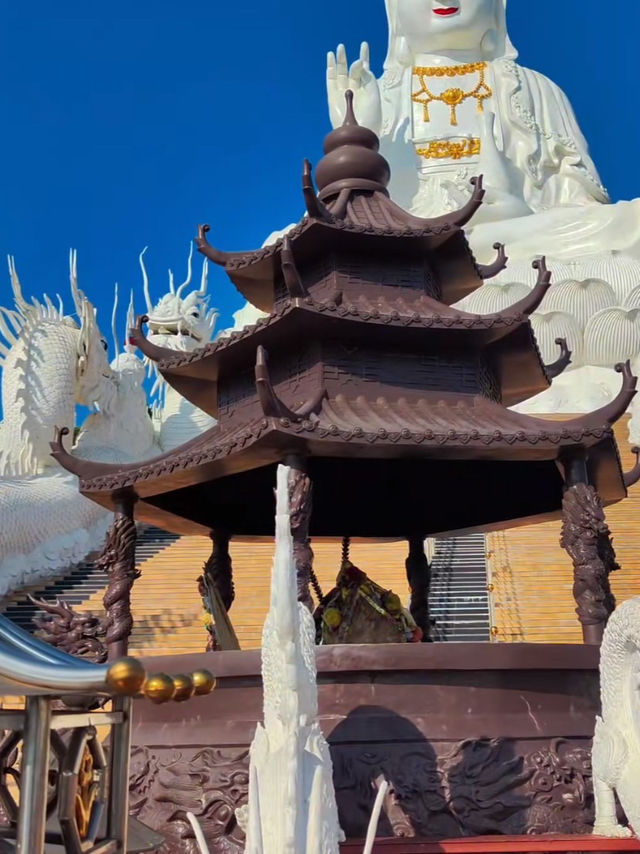 วัดห้วยปลากั้ง งดงามเหนือจินตนาการ เมืองเชียงราย