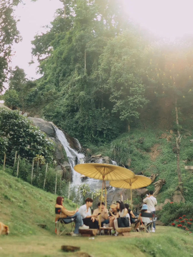 คาเฟ่สไตล์แคมป์ปิ้ง บรรยากาศดีมากกก💚🫶🏻