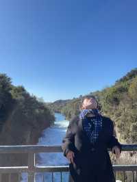 🌊胡卡瀑布｜紐西蘭北島最狂藍色洪流，一秒噴發22萬公升！