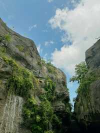 Singapore’s New Jungle Adventure: Caves, Climbs & Wild Thrills Await! 🧗🌿🇸🇬