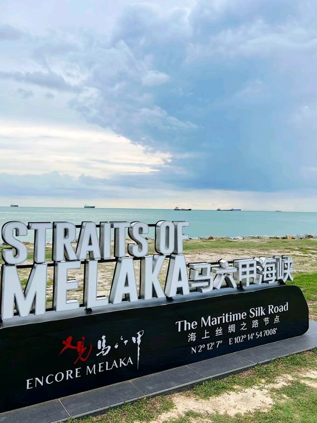 🌅🍜 Wandering Through Malacca City – Where the Past Meets the Present 🛺✨