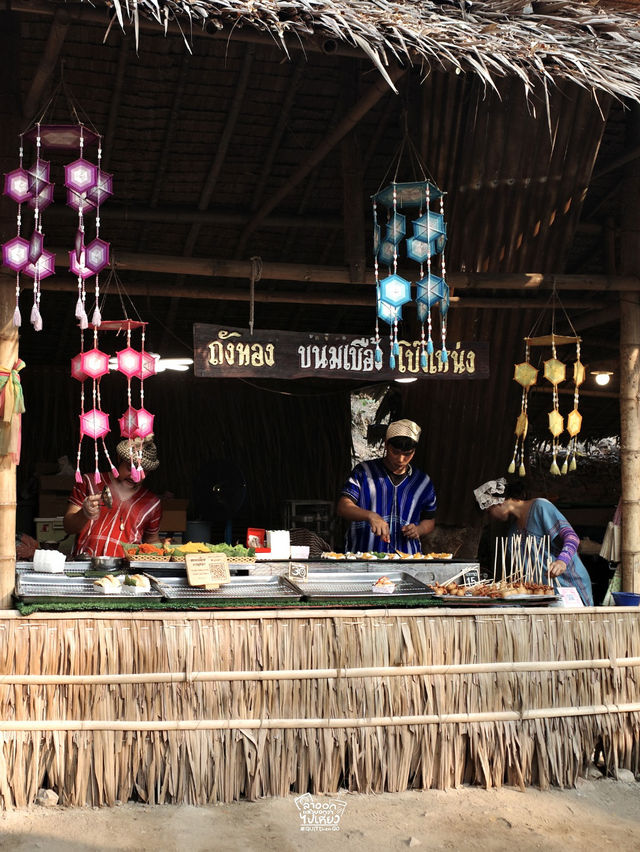 ชวนไปใส่บาตรพระล่องแพไม้ไผ่ เดินชิวหาของกินที่ตลาด