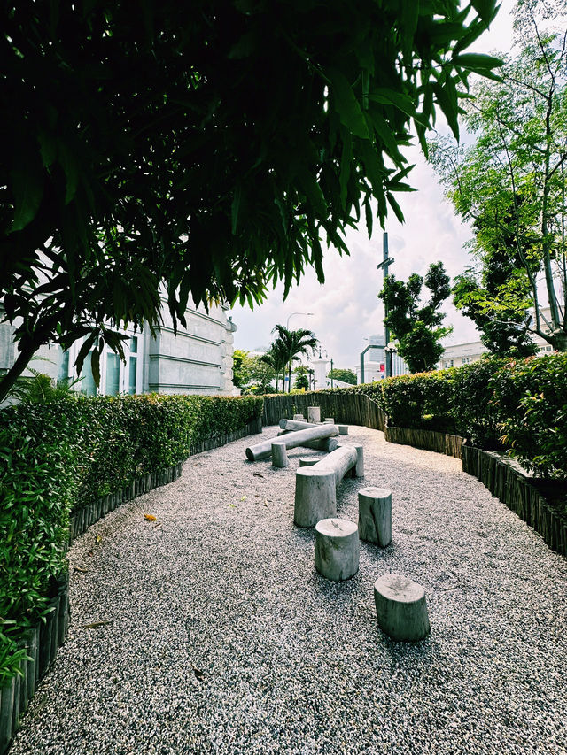 Green Escape in the City – Fullerton Farm & Outdoor Yard