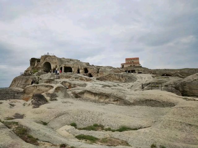 Caves, Cliffs & Ancient Vibes
