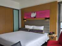 Aloft Kuala Lumpur Sentral: A Convenient & Value-Packed Stay! 🏨✨