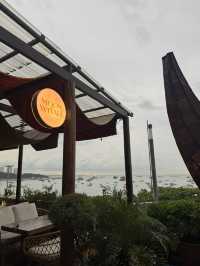 🌙 Moon Whale Pattaya – คาเฟ่สวยหรูริมทะเล