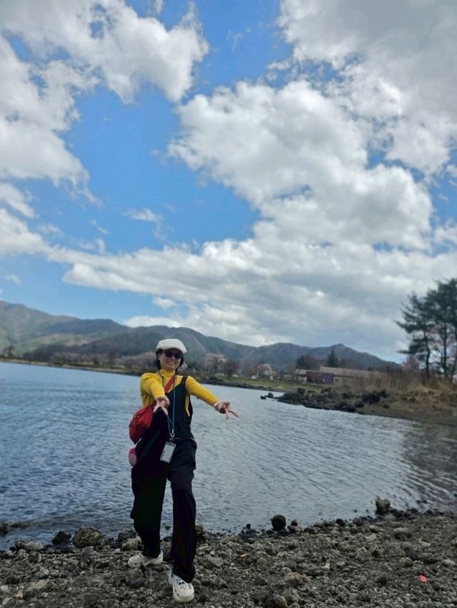 ปิกนิกริมทะเลสาบที่ Wakakusa-no-yado Maruei Hotel