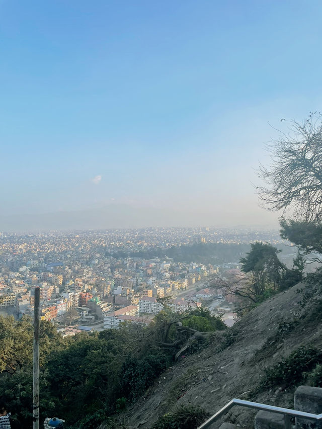 【スワヤンブナート】ネパール　カトマンズを一望できる絶景