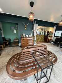 แวะพักจิบกาแฟชิคๆ ที่ Rico คาเฟ่ริมสุขุมวิท นายายอ