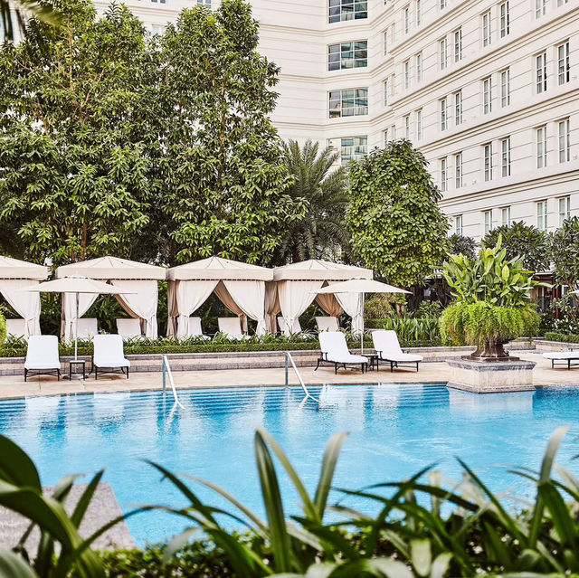 A Lush Oasis of Elegance in the Heart of the City 🌿✨