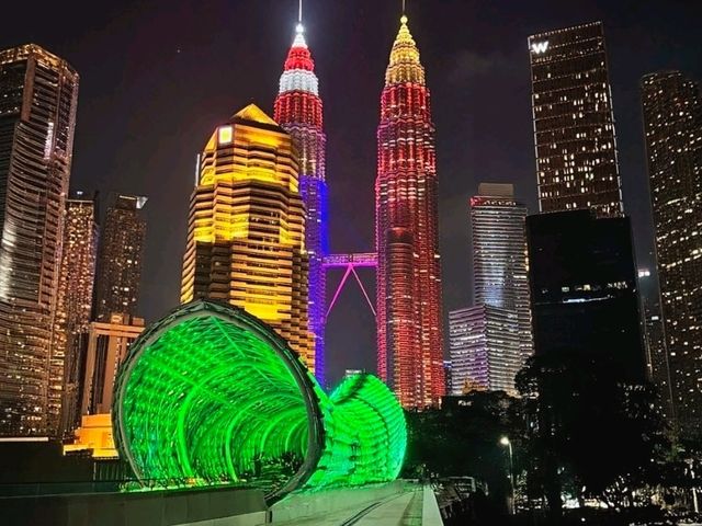 吉隆坡 | 莎羅馬行人天橋 Saloma Bridge，雙子星塔最夯的打卡點