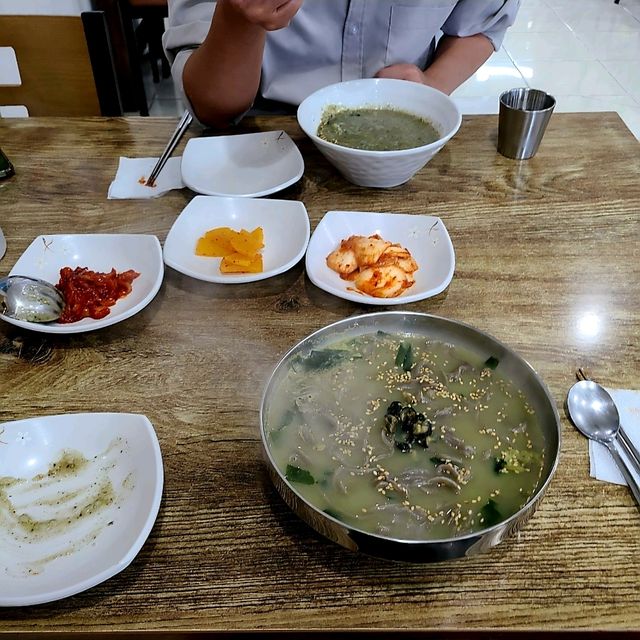 제주중문맛집)중문바다향 - 제주 중문 보말칼국수, 보말죽 맛집