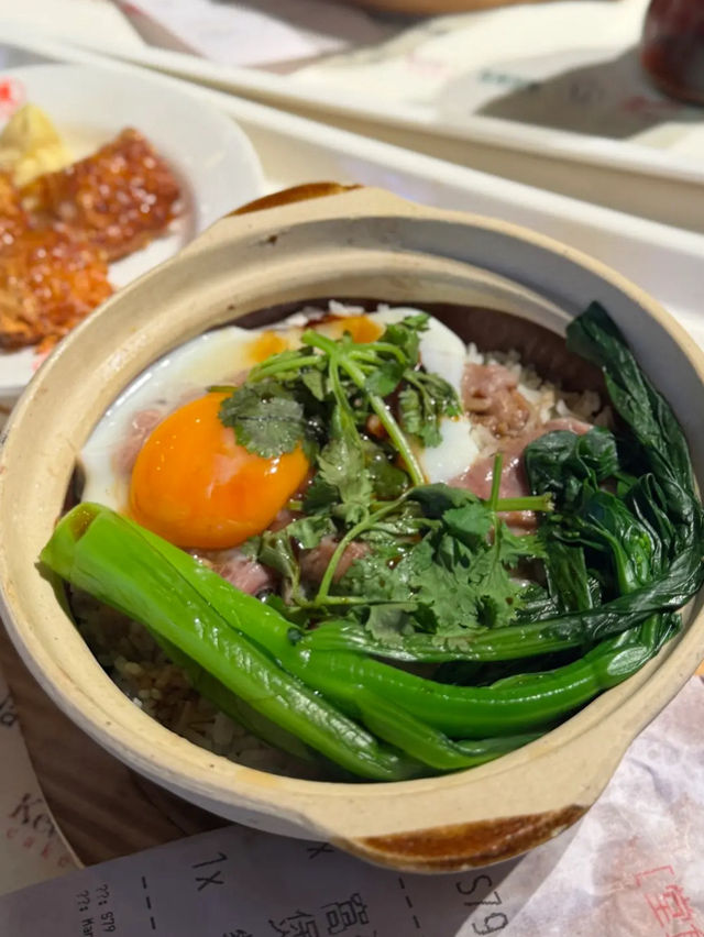 在鬧市中挖到一家性價比煲仔飯