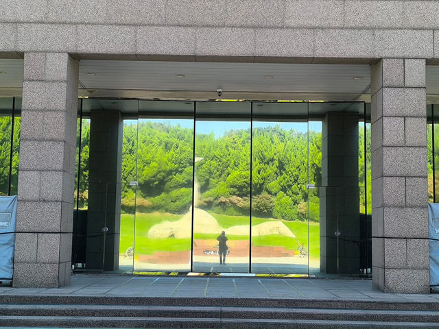 上海景點 龍華商業區 上海歌劇院 浦東機場 上海景點 龍華商業區 上海歌劇院 浦東機場