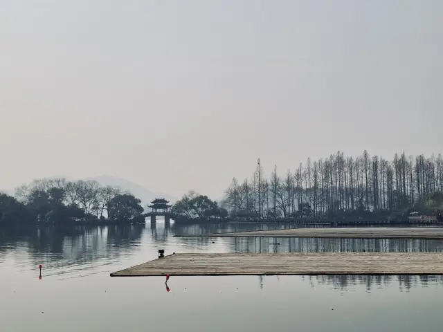 入秋的西湖：一湖秋水一城詩意