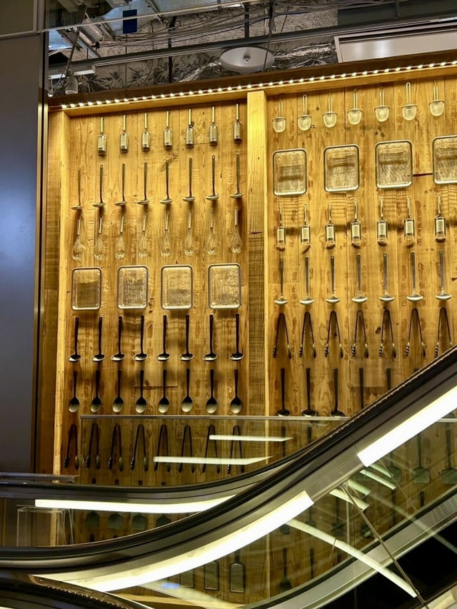 ☕ MUJI Ginza — A Minimalist Escape in the Heart of the City