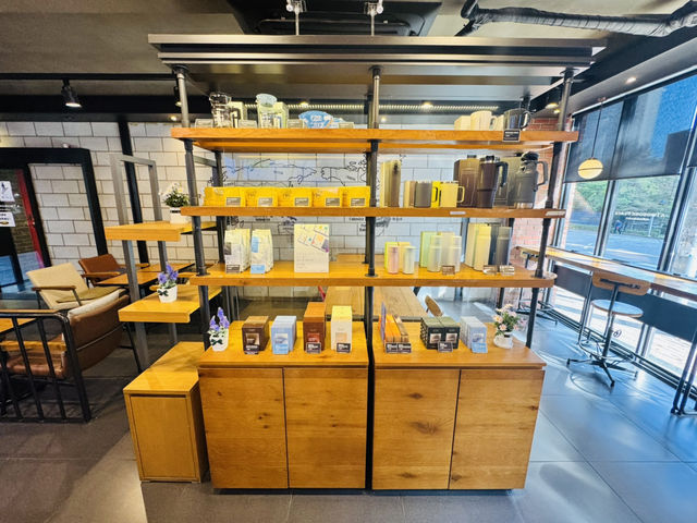 “Three Sips, One Smile: Discovering Latte Happiness”