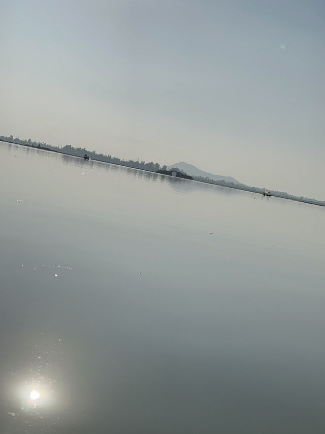 ダル湖