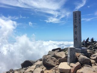 [อิชิกาวะ ภูเขาฮาคุซัง] ปีนเขาฮาคุซัง ภูเขาศักดิ์สิทธิ์ที่ศรัทธาและทัศนียภาพอันงดงามบรรจบกัน ⛰️✨