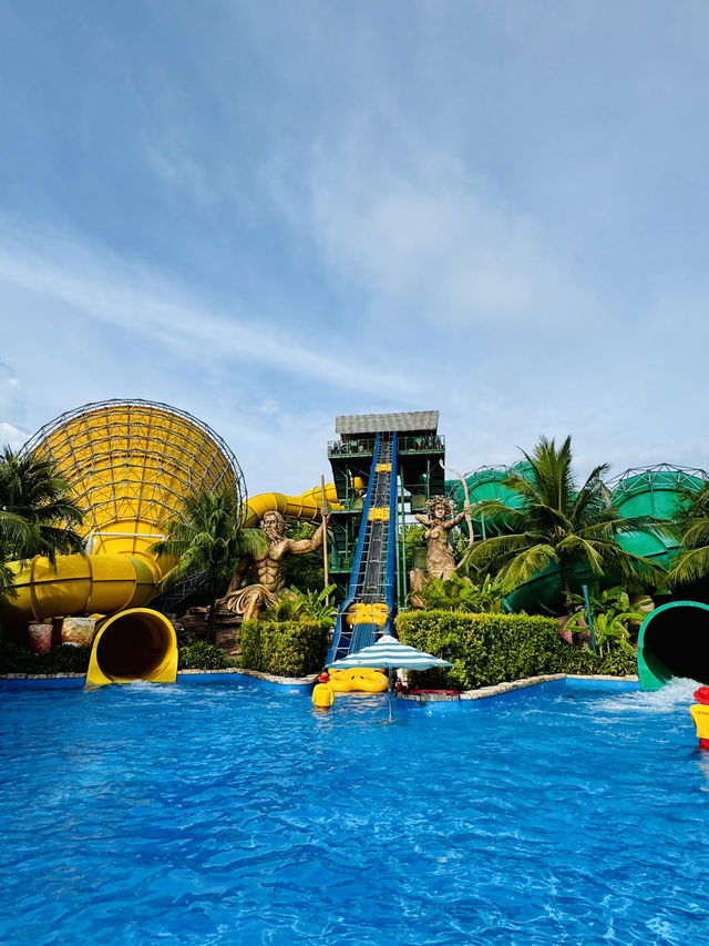 🌴 Slides, Beaches, and Smiles – Sun World Hon Thom