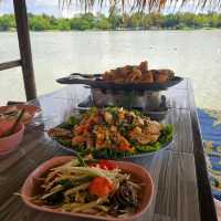 ร้านอาหารครัวริมหาด ริมอ่างห้วยตึงเฒ่า เชียงใหม่