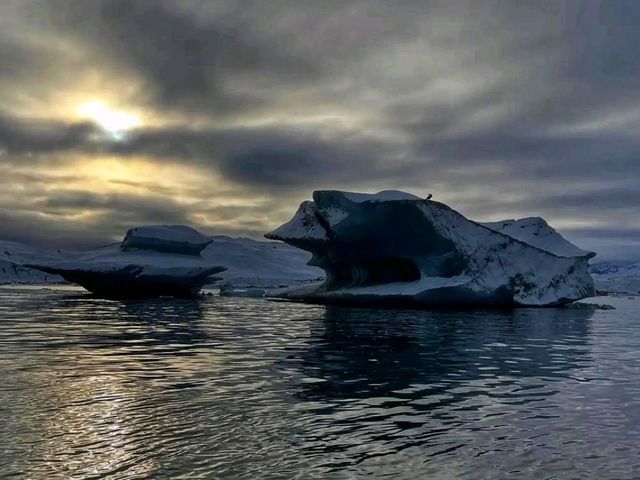 ❄️ Vatnajökull National Park – Iceland’s Frozen Wonderland 🇮🇸