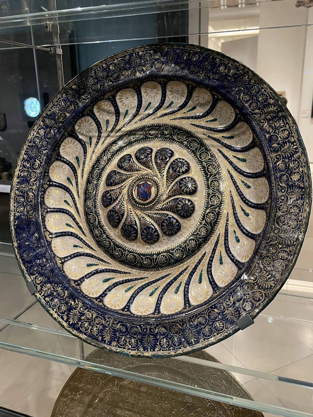 🎨🏛️ Design, Art & Craft at The Victoria and Albert Museum (V&A) 🌿✨ 