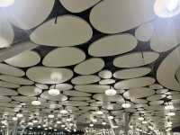 雲朵造型的高雄車站