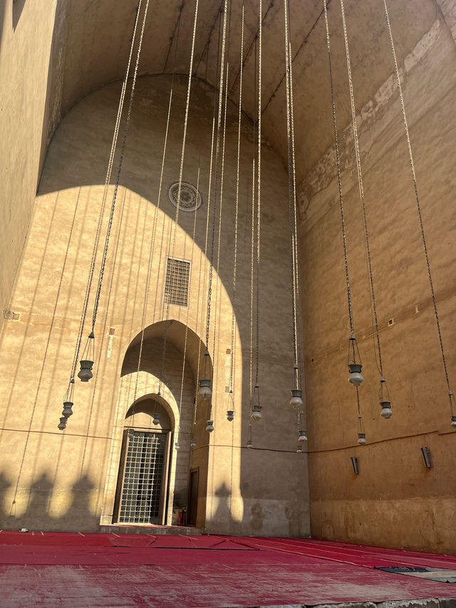 🕌圧倒的な石造建築に包まれる名作｜Mosque-Madrasa of Sultan Hassan