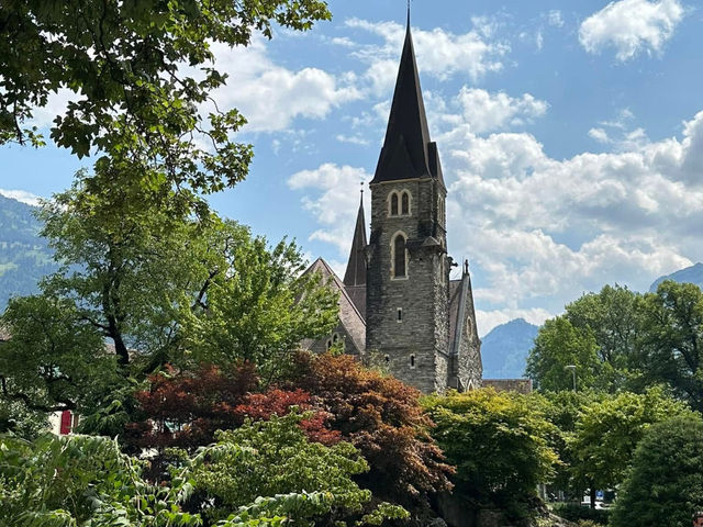 瑞士琉森分享 聖萊奧德伽爾教堂 琉森湖 卡佩爾木橋