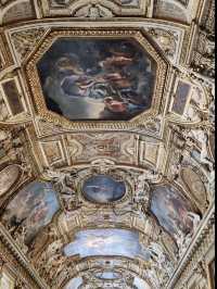 예술의 집약체, 화려한 천장화와 모나리자를 만난 루브르 박물관