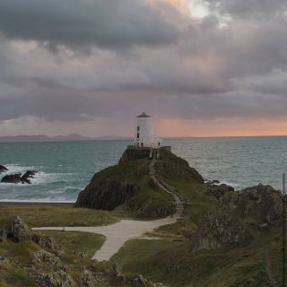 เขตอนุรักษ์ธรรมชาติและป่าแห่งชาตินิวโบโรห์