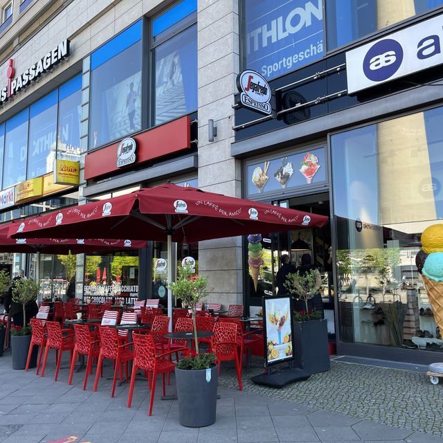Eins @ Segafredo Zanetti, Alexanderplatz!
