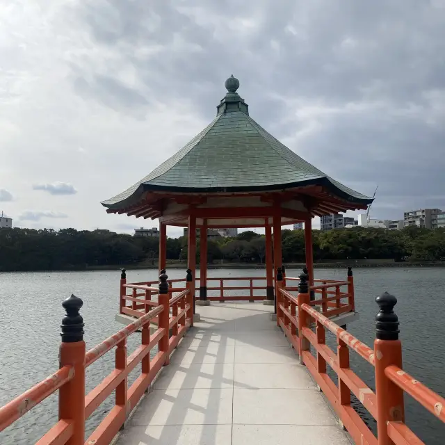 The view of Ohori park in Fall