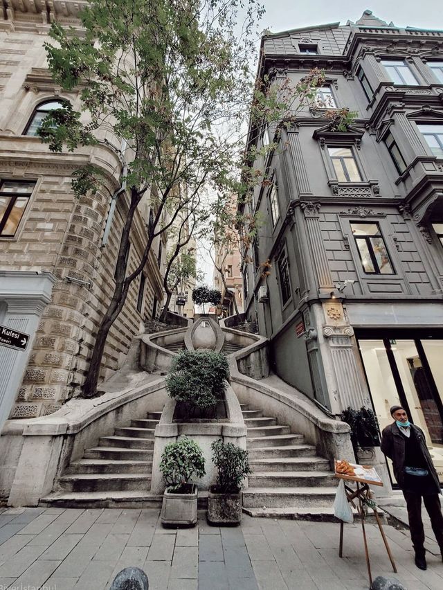 Istanbul: Where East Meets Feast!