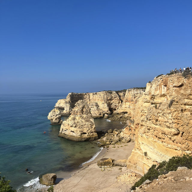 【葡萄牙旅行🇵🇹】Algarve海岸漫步，欣賞年月形成岩層