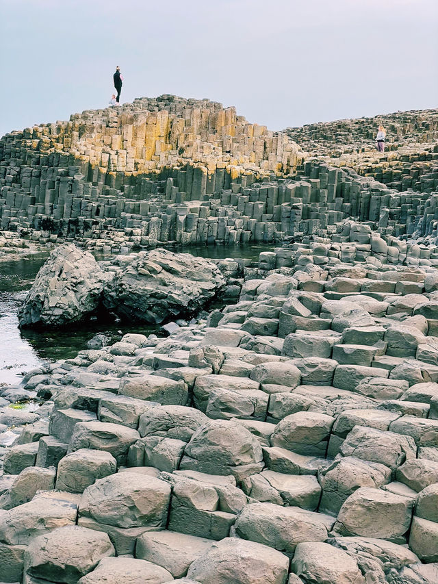 Exploring the Giant’s Causeway: Ireland’s Natural Wonder 🌊⛰️
