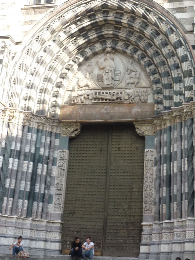 Genoa: Narrow Streets and Beautiful Churches