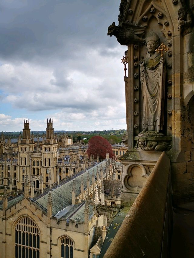 St Mary's Church: The Heart of Oxford's Spiritual and Academic Heritage