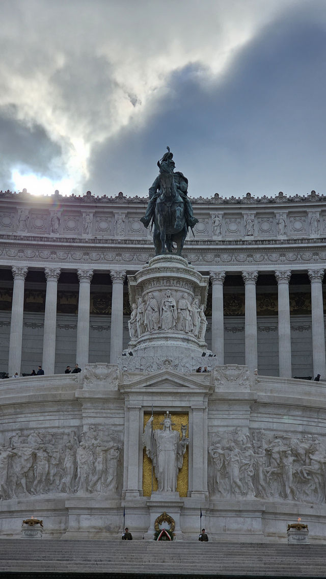 📍 Architectural Highlights: Piazza Venezia & the Vittorio Emanuele II Monument 🏛️