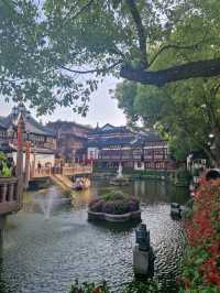 Have you experienced the calm of Yu Garden yet? 🌸🎐🎋