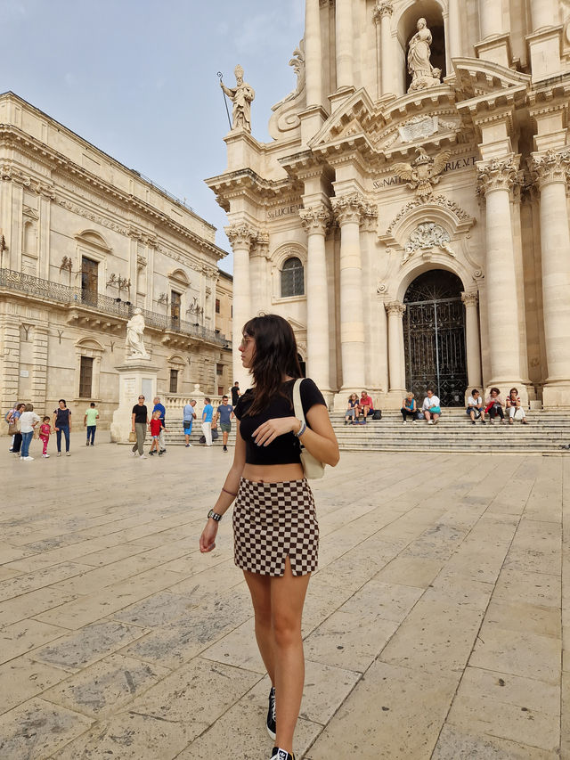 This gorgeous town is just 1 hour from Catania — and feels like a dream🇮🇹