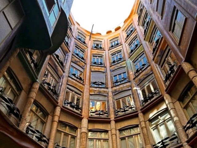 Exploring Barcelona: Sagrada Família & Beyond 🏛️🌞
