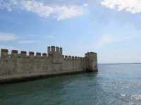 🏰 Top Attractions in Sirmione 🌊