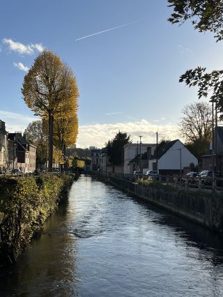 沿着溪流漫步——博韋的秋天